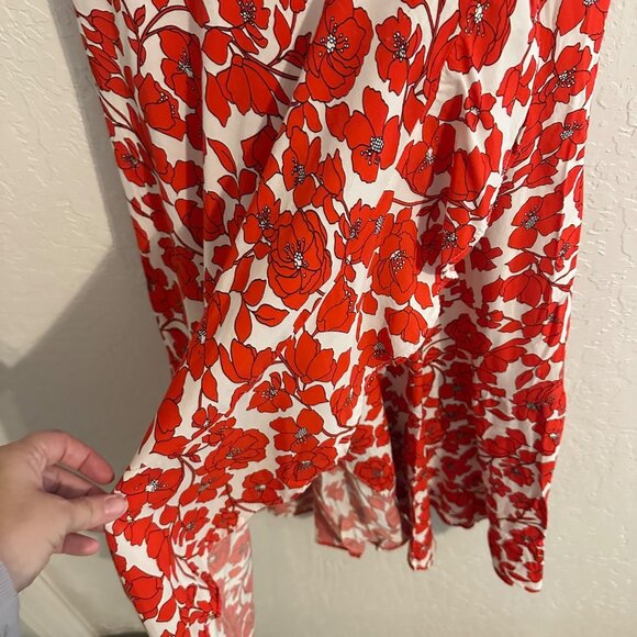 Bardot Red & White Fiesta Floral Short Sleeved Faux Wrap Ruffle Feminine Dress - Picture 7 of 13